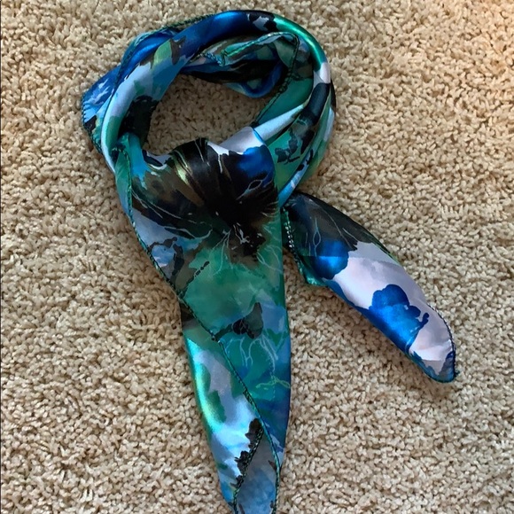 LOFT SCARVES-BUNDLE! - Picture 12 of 12